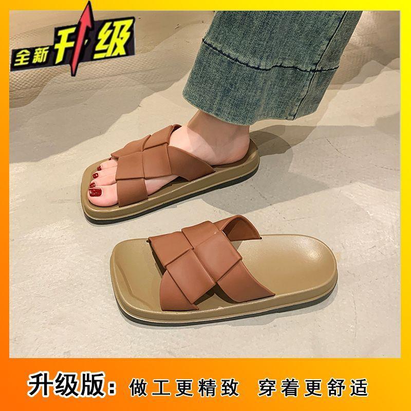 Fashion trend wear-resistant and comfortable one-word slippers new summer wear home versatile lightweight flat slippers