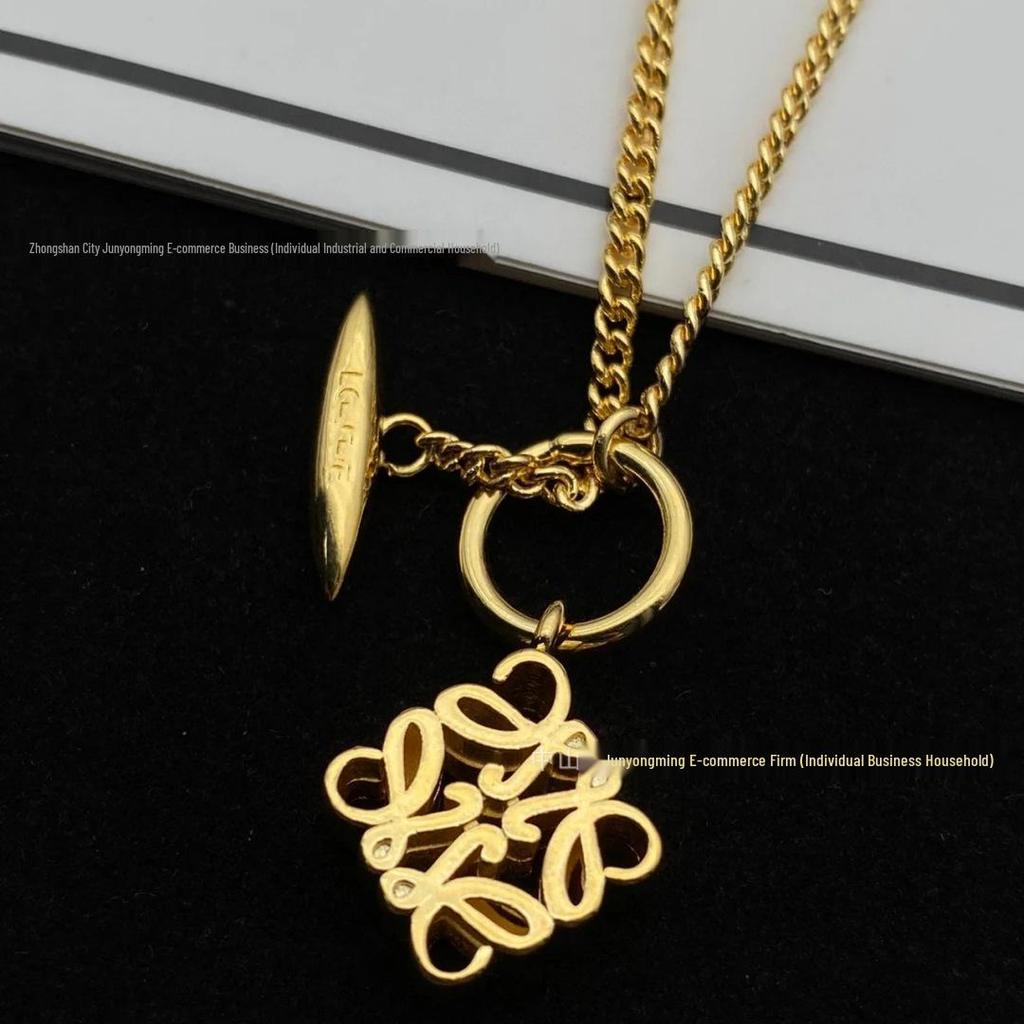 Náhrdelník Loewe Square Ruyi Knot s OT přezkou - Dámský jedinečný dutý řetízek na klíční kost ve tvaru měsíčního koláče