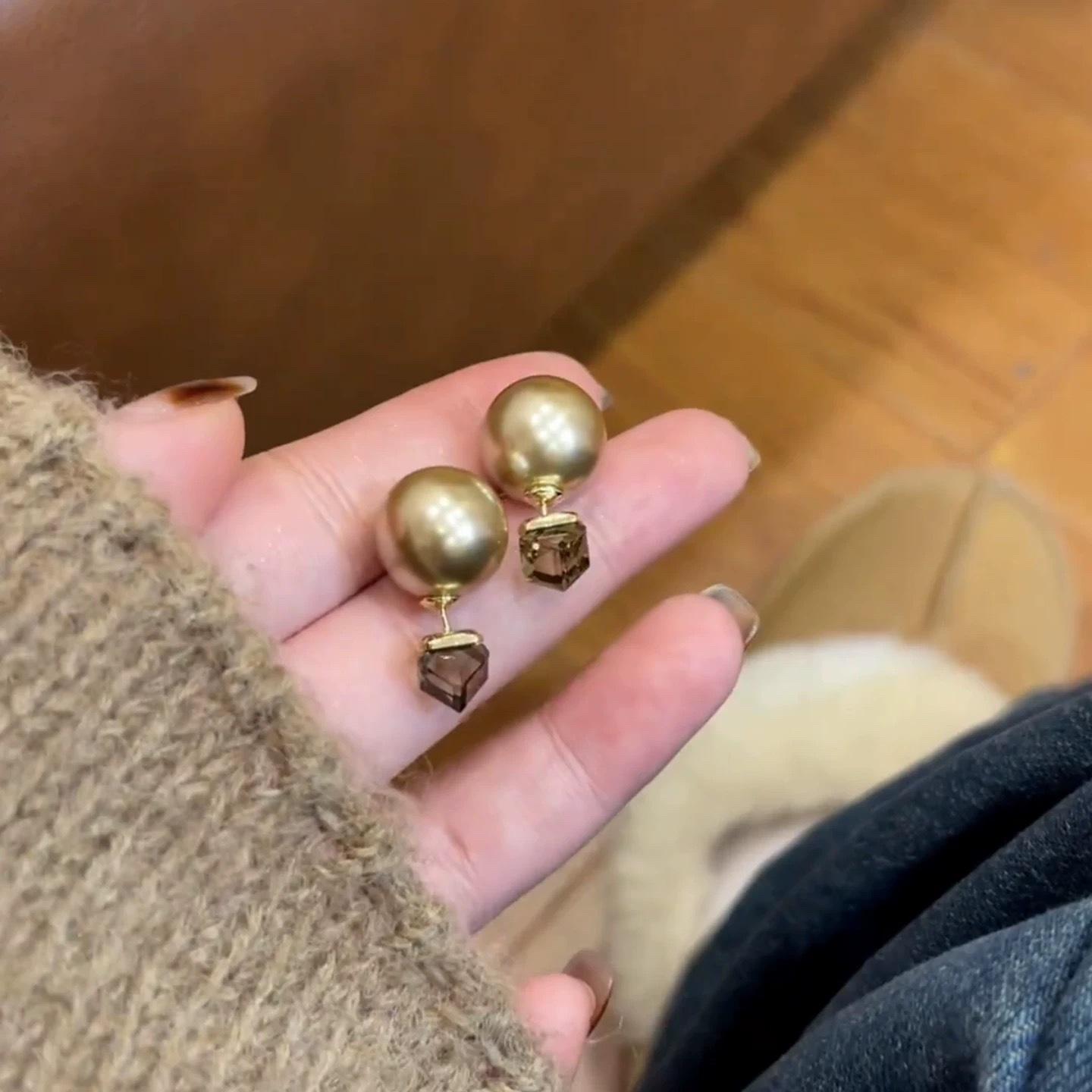 Elegant Maillard-Toned Champagne Pearl Stud Earrings - Versatile Wear, High-End Feel