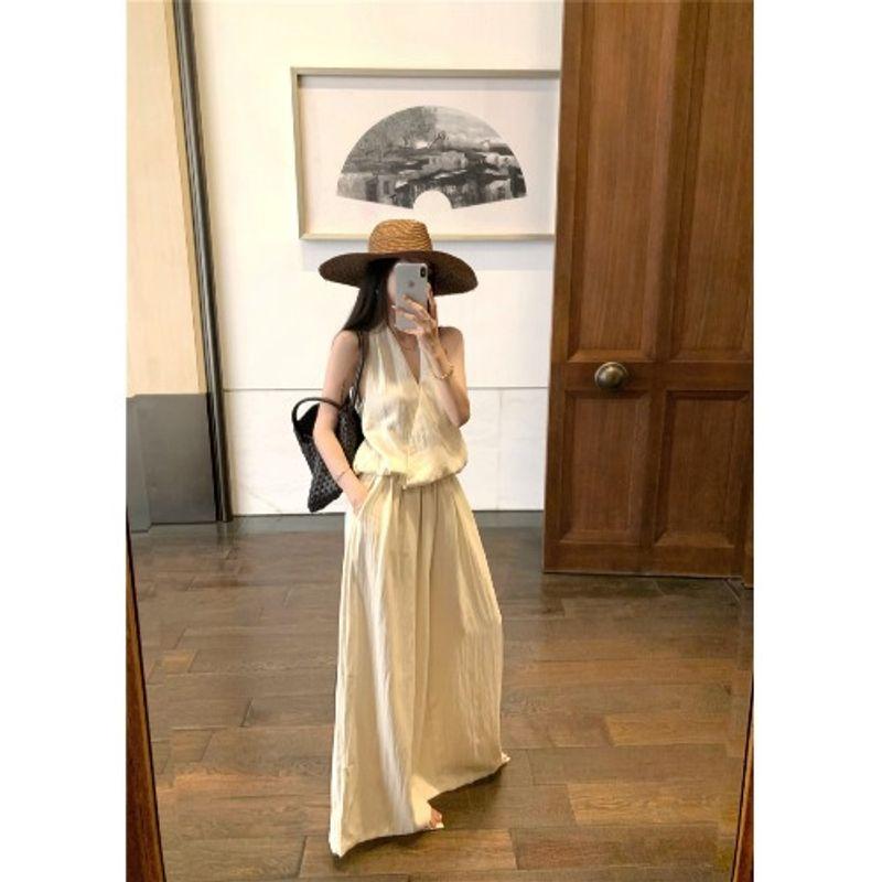 

Kumikumi High Sense Apricot Hanging Neck Vest Top Women Summer Loose Slimming Casual Pants Trousers Two-piece Set Apricot color M