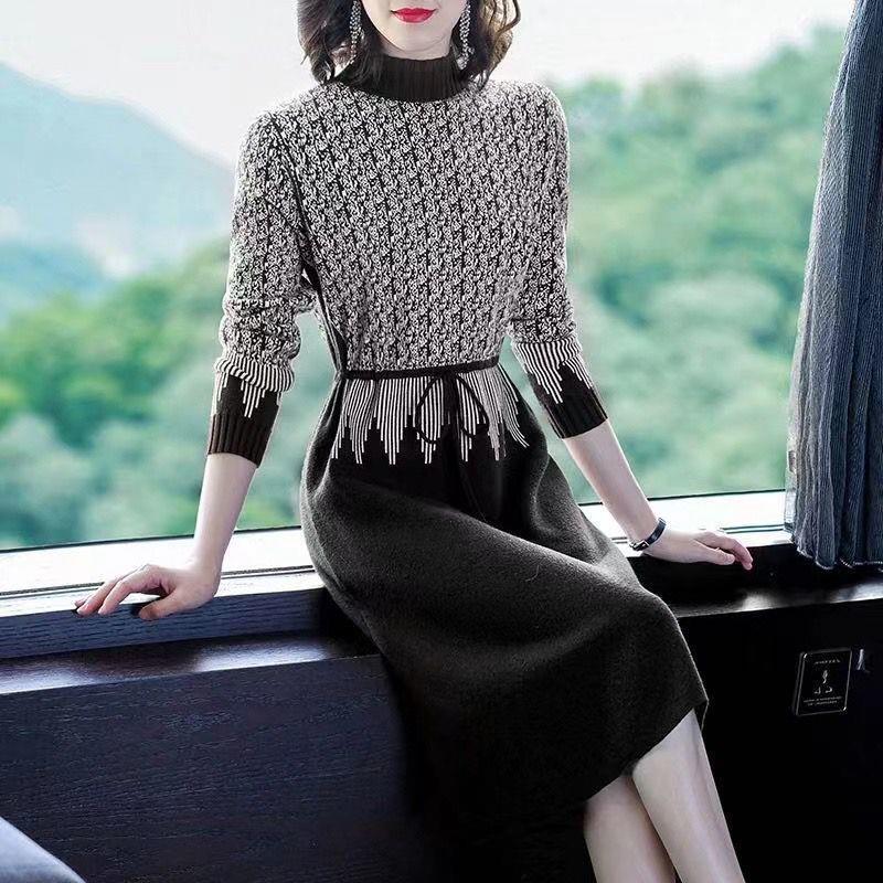 Women's Stylish Autumn & Winter Slimming Knit Wool Dress with Waist-Cinching and Printed Inner Layer