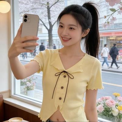 Sommerstil Schickes und figurbetontes Schnür-T-Shirt mit kurzen Ärmeln für Damen, Modisches und schlankmachendes Oberteil.