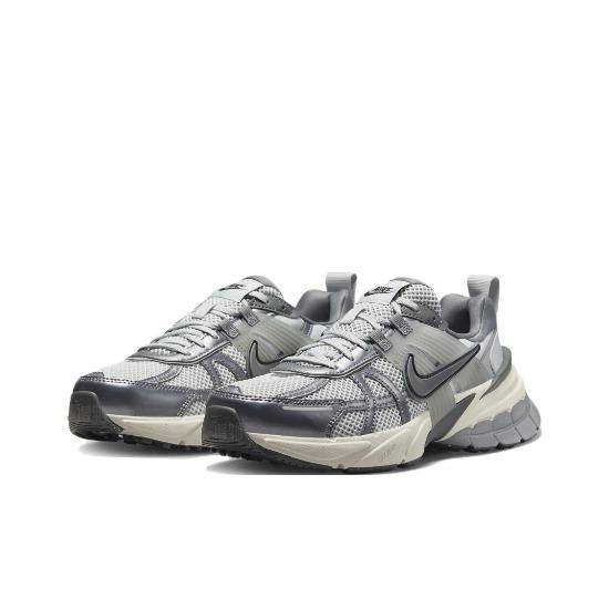 

Жіночі кросівки Nike V2K Run Pure Platinum Wolf Grey FD0736-003 EU 36.5 сірий