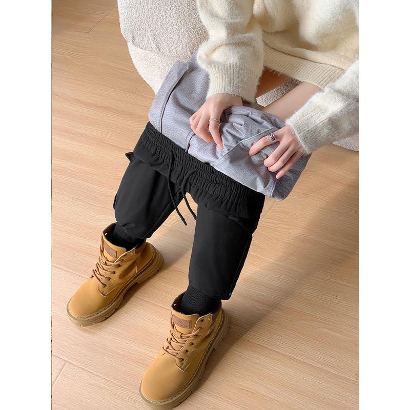 LANGSHA Women's 90% White Duck Down Cuffed Cargo Warm Pants