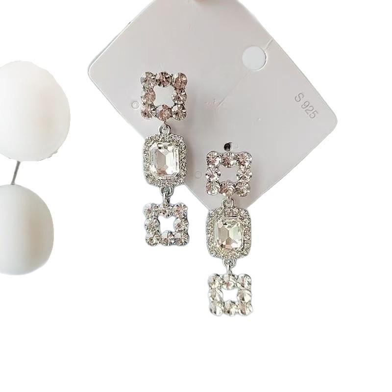 Geometric Diamond Tassel Earrings – Elegant Korean Luxury Jewelry for Women.
