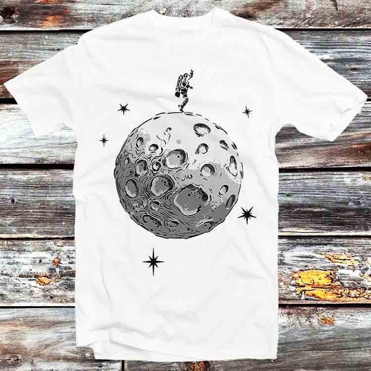 

Astronaut On The Moon T Shirt B1192 3XL