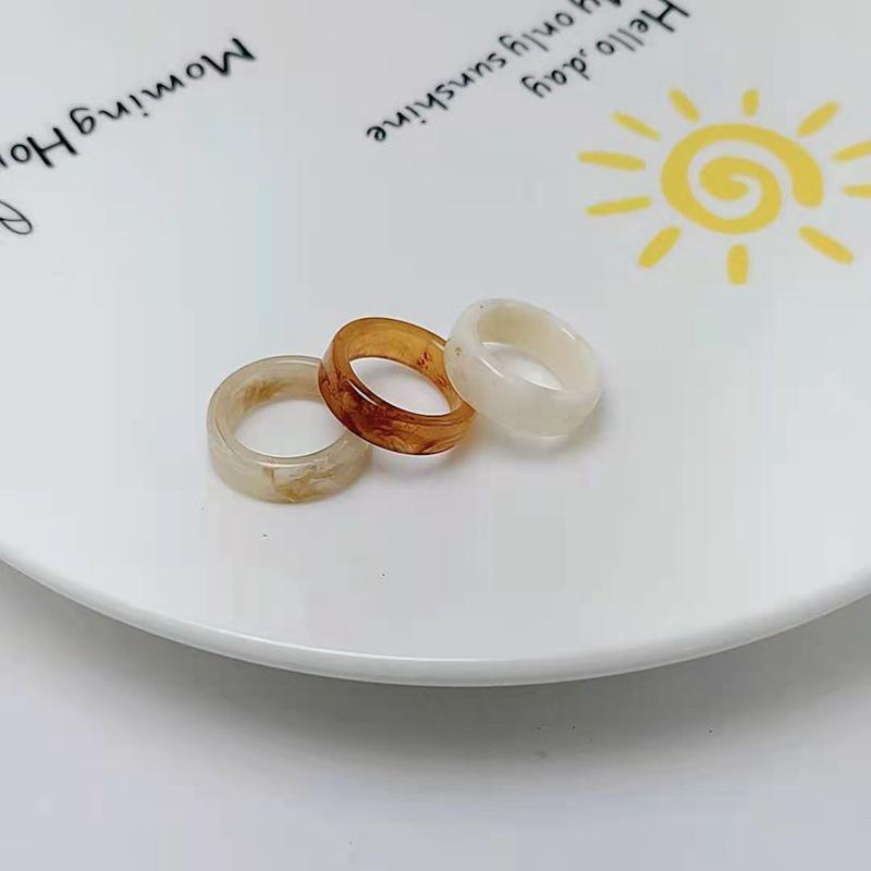 Sada prstenů z pryskyřice a acetátu v mixu barev, kulatý a čtvercový, pro ženy