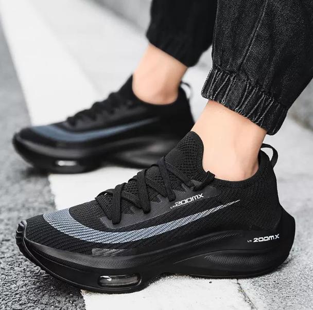 Fashion Men's sports shoes mesh breathable comfortable lace-up flat outdoor running shoes luxury design fashionable women's tennis shoes