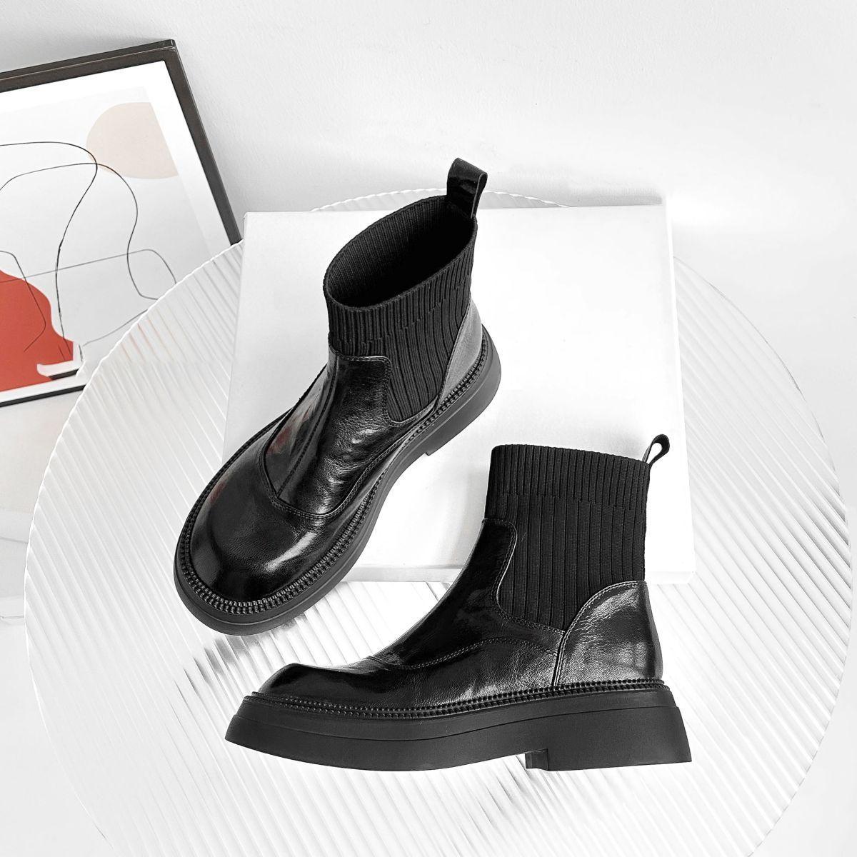 

Популярные ботинки Мартин на толстой подошве в британском стиле, женские осенне-зимние 2025, новые, с темпераментом, универсальные, бархатные короткие ботинки, эластичные ботинки 40