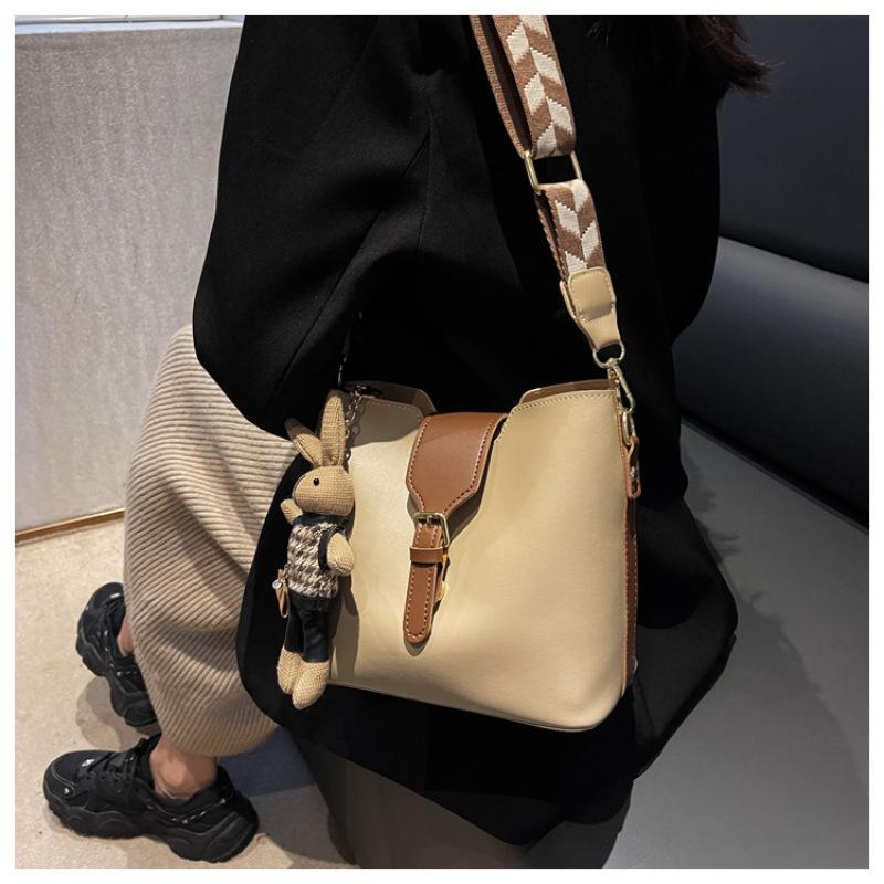 Tooxika Popular Small Bag For Women, New Style, Fashionable Wide-band Messenger Bag, Popular Niche Design Bucket Bag