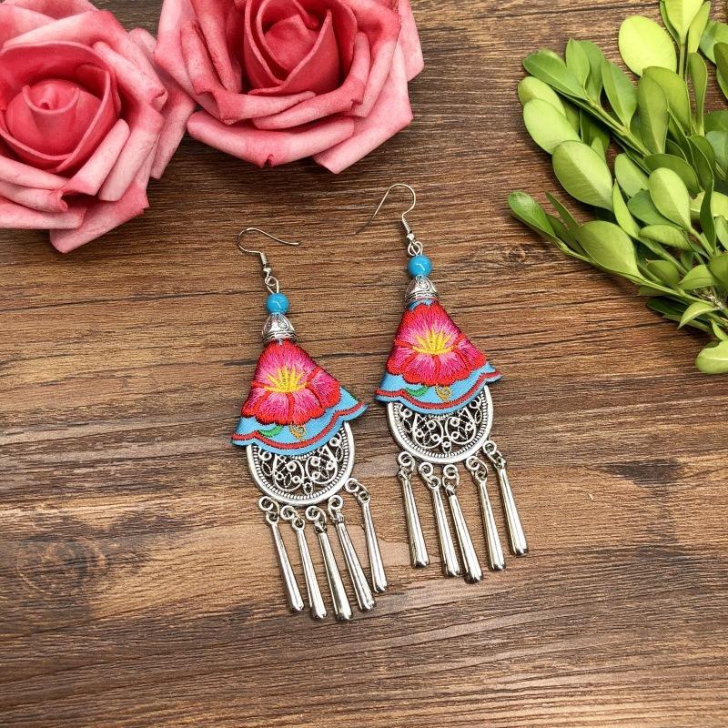 Hand-embroidered retro fabric earrings, flower fringed versatile femininity, stage performance, earrings, earrings.