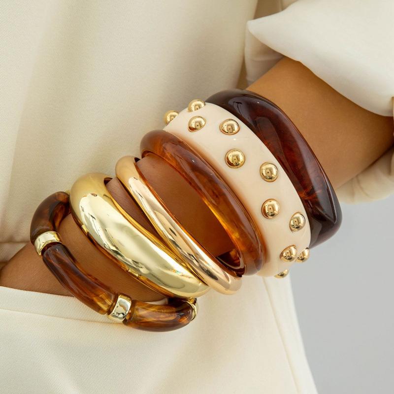 European and American jewelry, fashionable acrylic elbow bracelets, retro color matching exaggerated bracelets and bracelets.