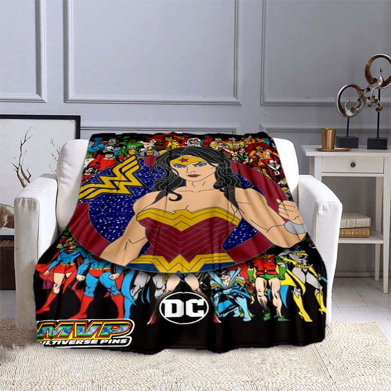 

The new Wonder Woman print blanket is a warm and comfortable flannel blanket, suitable for bedrooms, sofas, beds, chairs, picnic 75x90cm