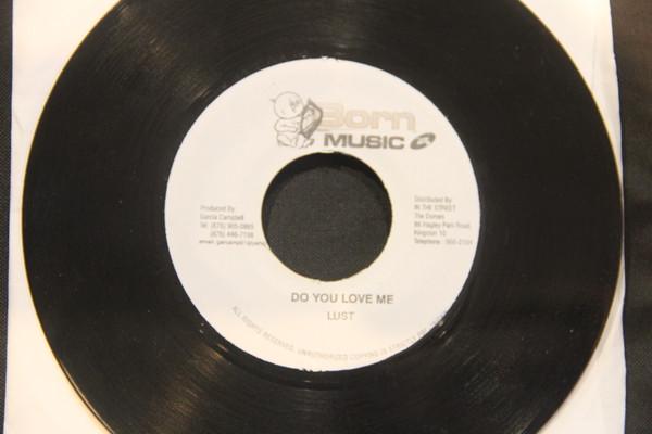 

7-дюймовая пластинка L.U.S.T. - Ты любишь меня НИКОГО Рождённая Музыка Ямайка Регги, Ска и Даб Использованный