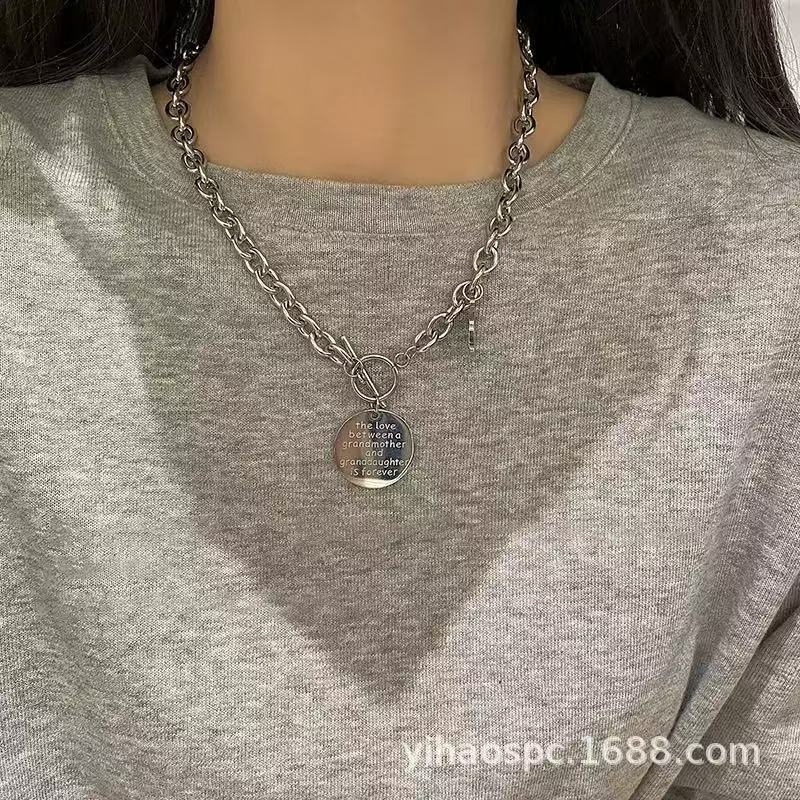 Square necklace women's versatile niche design sense sweater boys trendy cool hip-hop collarbone chain sweater accessories versatile