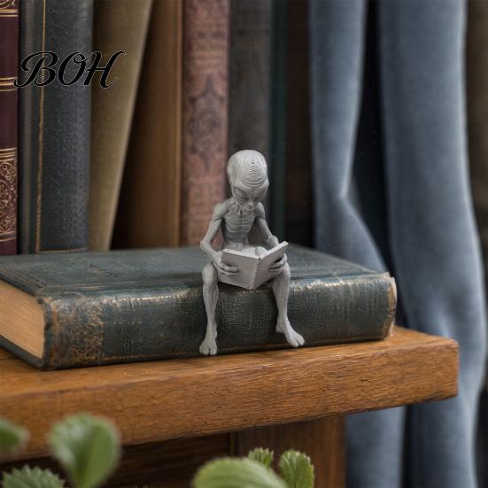 Fine 3D Printing Art Printed Reading Alien Ornament, Creative Sitting Office Monitor Decoration Sculpture, Resin Collectible Figures Desktop
