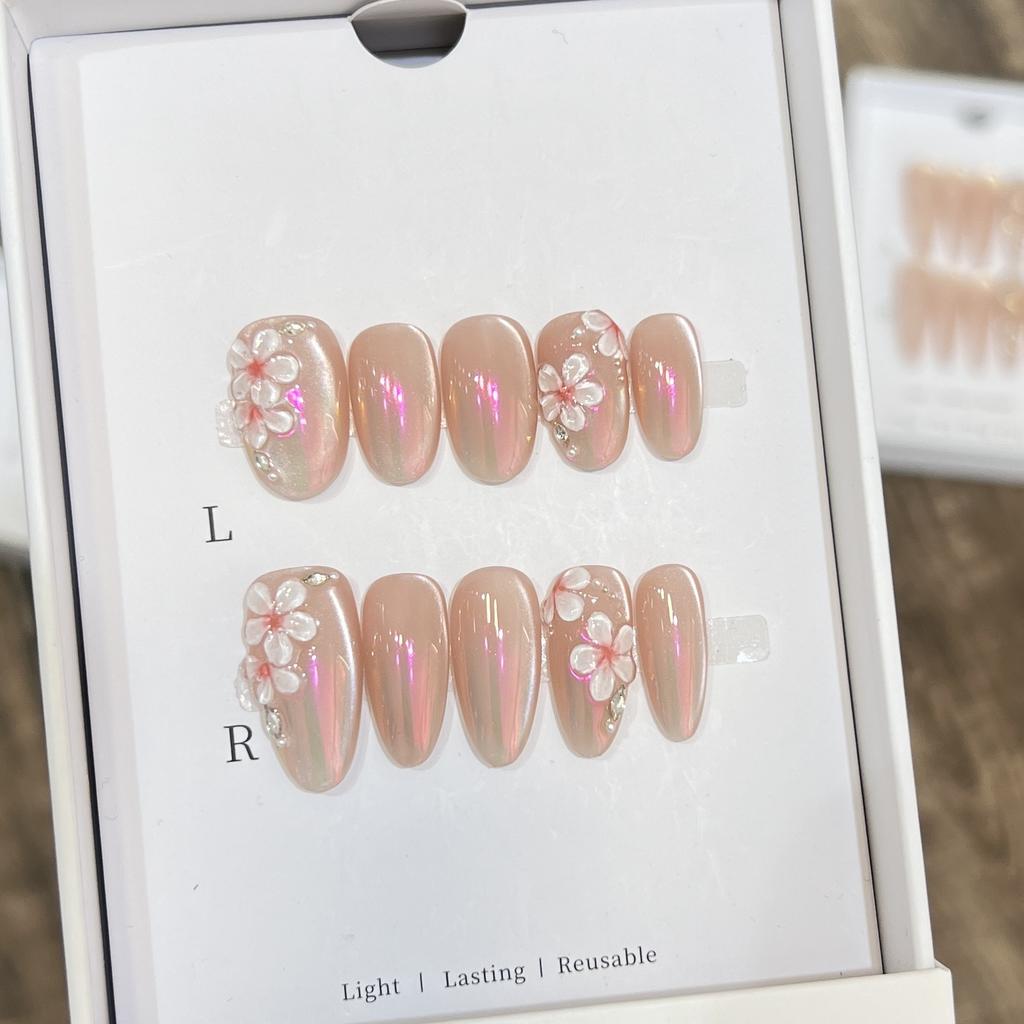 Hand-woven Armor Polarized Cat Eyes Fresh Three-dimensional Carved Manicure Finished Product