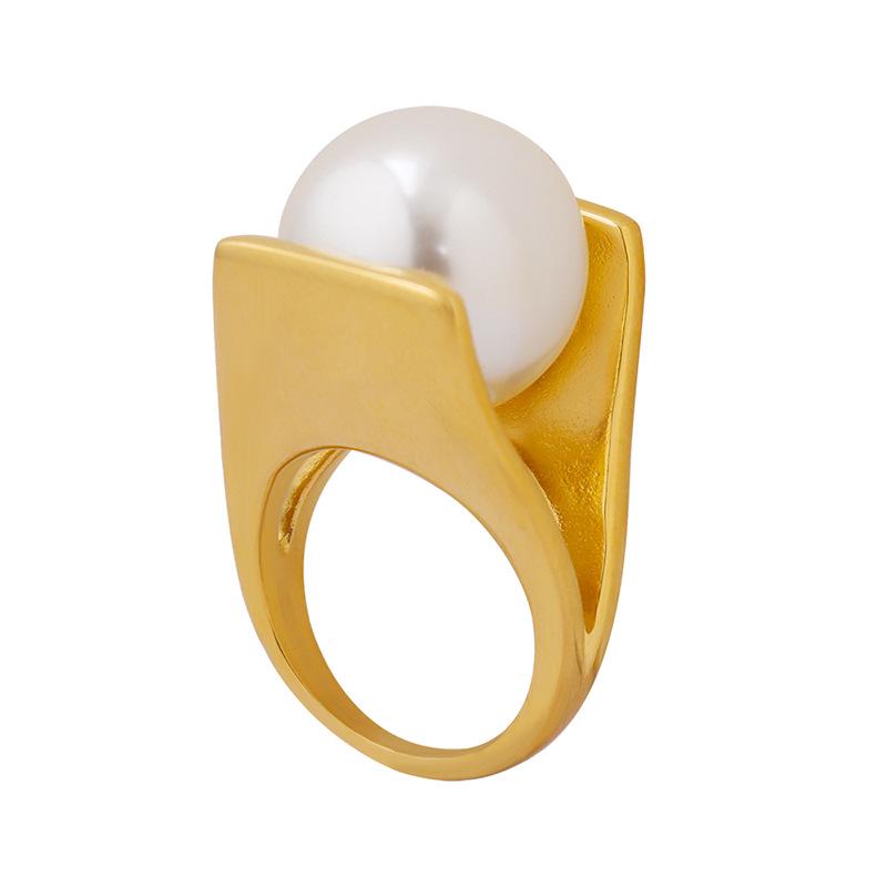 Italian Designer Y-Shaped Imitation Pearl Ring, Unique Exaggerated Style, 18K Gold-Plated Titanium Steel, A166