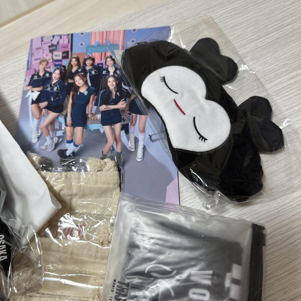 [USED] TWICE Upgrade Goods