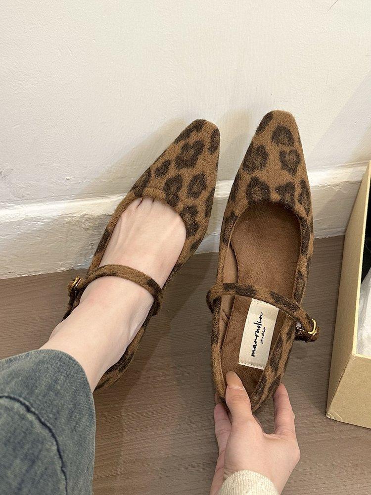 

French temperament single shoes thick heel with skirt word belt Mary Jane shoes women s pointed high heels versatile velvet women s shoes 40 леопард друку кольору