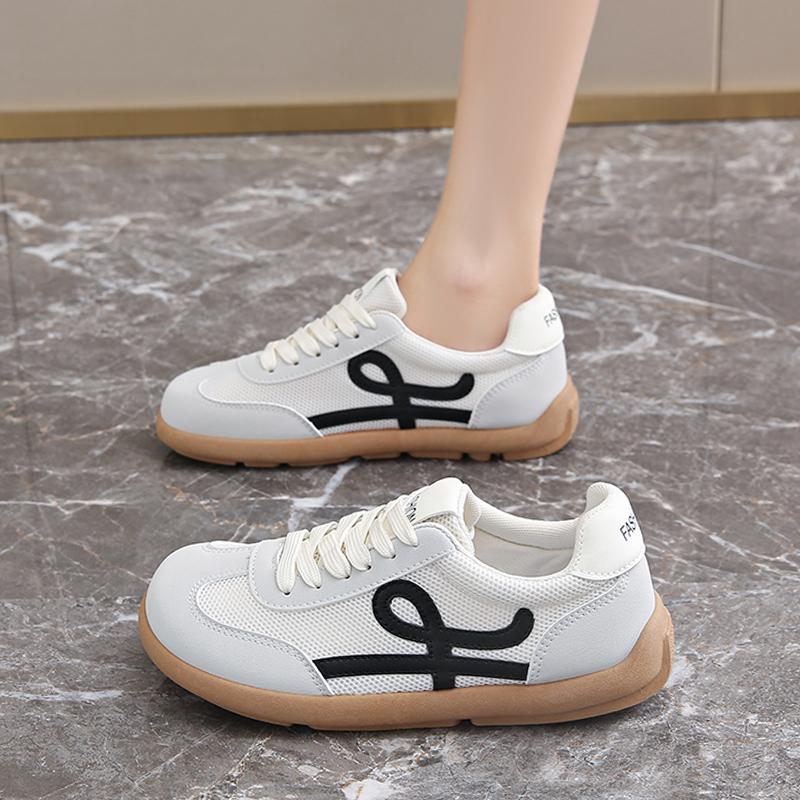 Modetrend Damenschuhe College-Stil Weite Zehenpartie Weiche Bequeme Flache Freizeitschuhe Outdoor Lässige Sportschuhe Damen Sneaker