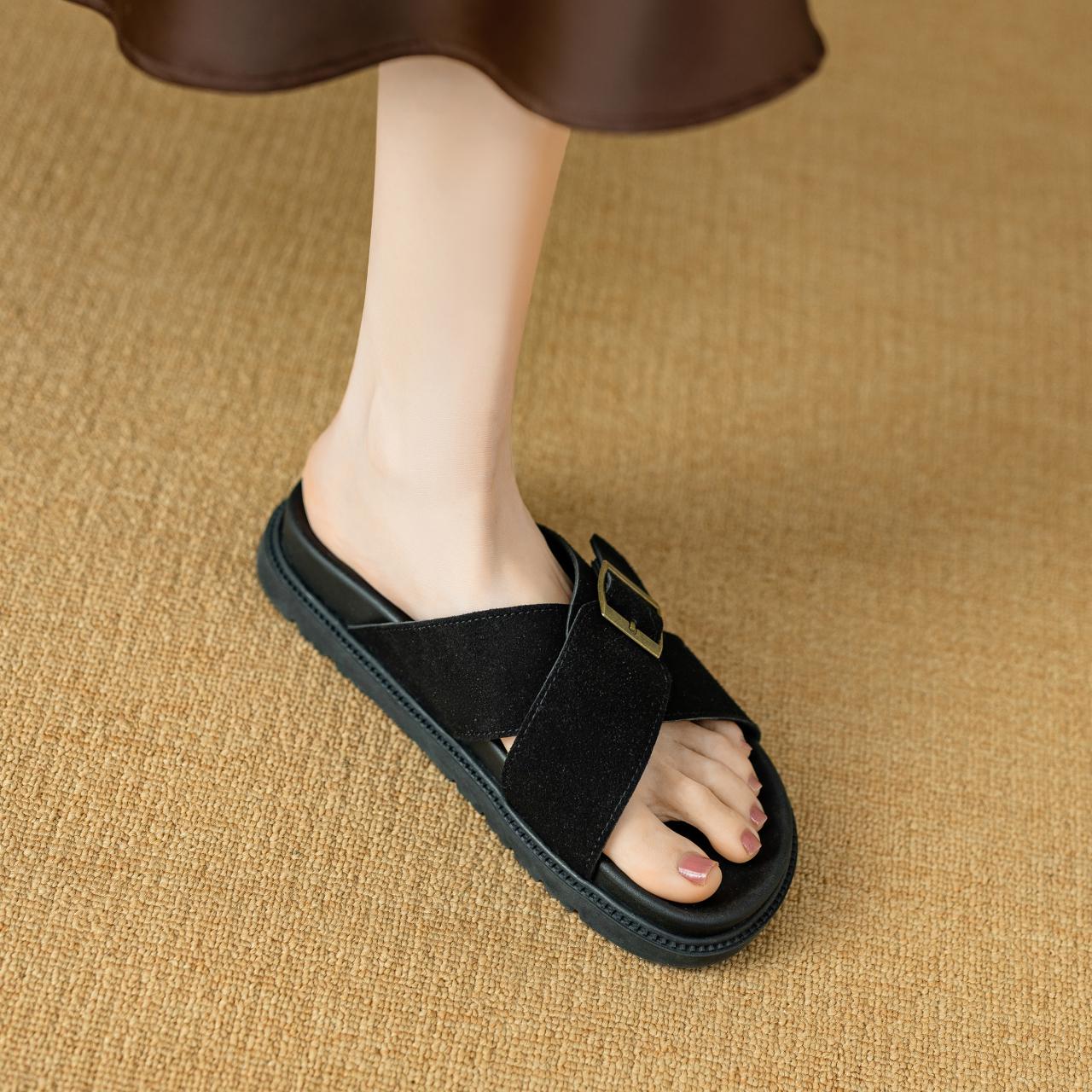 

Fashion Women s 2025Summer New Slippers Flat Bottom Thick Bottom Open Toe Metal Buckle Wearing Beach Cool Slippers Outside Slippers 35 чёрный
