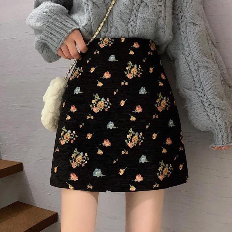 High-Waist Floral Print A-Line Midi Skirt for Women - Retro Hong Kong Style, Versatile and Slimming Design for Autumn/Winter