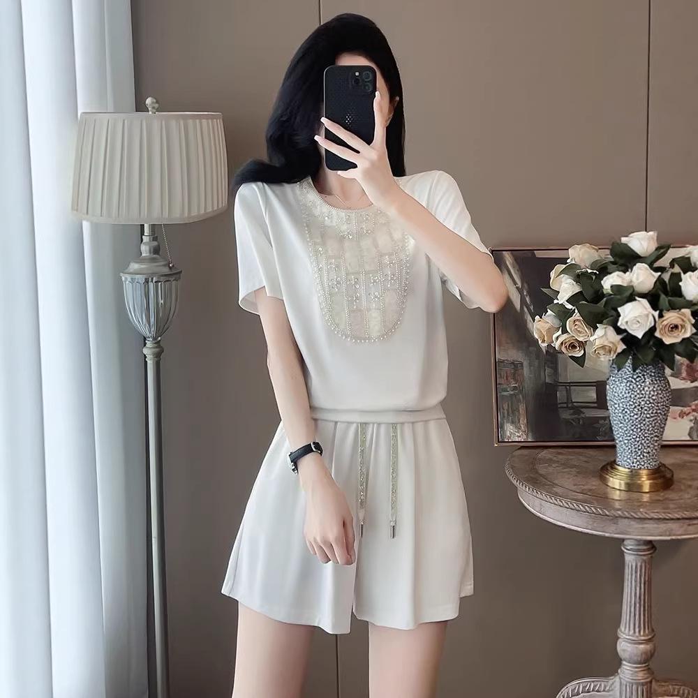 Petite Women's Trendy Black Short Sleeve Rhinestone Two-Piece Sportswear Set