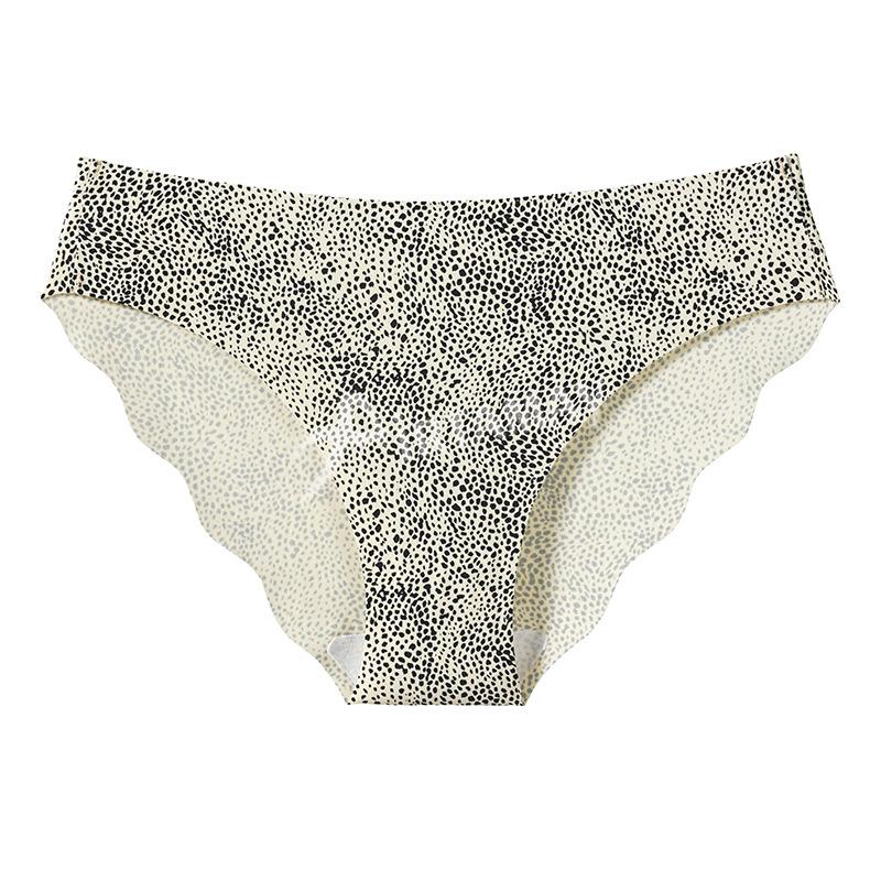 Sports yoga sexy breathable women's invisible ice silk seamless sports European and American large size wavy briefs