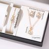 Ensemble Zircon pour Femmes 4 Pièces, Collier Bracelet Boucles d'Oreilles Mode Décontracté Diamant d'Eau pour Femmes, Adapté pour le Port Quotidien, Cadeau pour