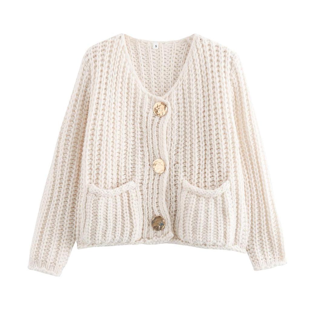 Women's 2024 European & American Knitted Sweater Jacket: 15 Colors, Autumn/Winter, Short Style with Large Pocket & Three Buttons