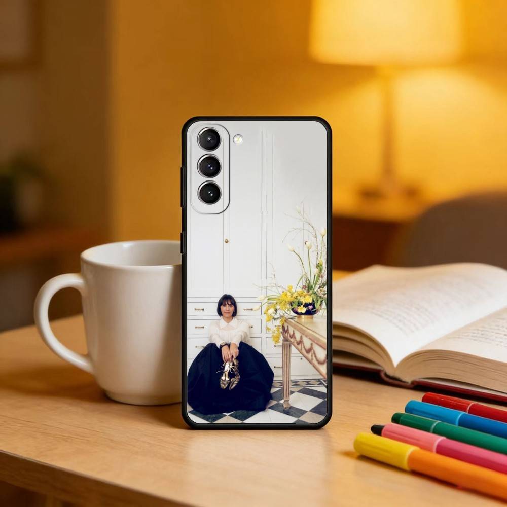 Beauty R-Rashida J-Jones Phone Case For Samsung S25,24,23,22,30,21,10,9,Ultra,Plus,Lite,FE,4,5 G Soft Black Case