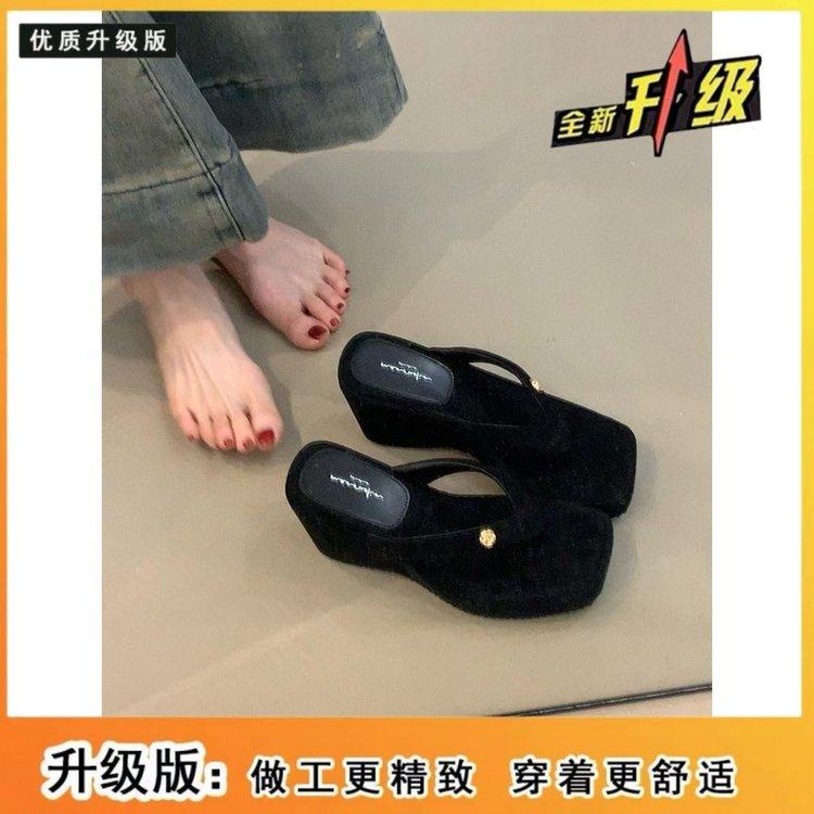 Soft leather version~ Small person increases height, thick-soled flip-flops, women wear wedge heels, cool slippers, French high-heeled sandals.