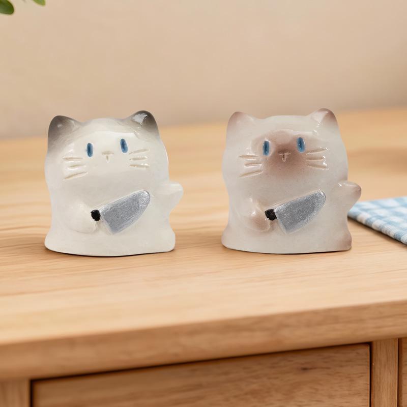 Mini Blind Box: Cute Cat Performance Artist Desk Ornament