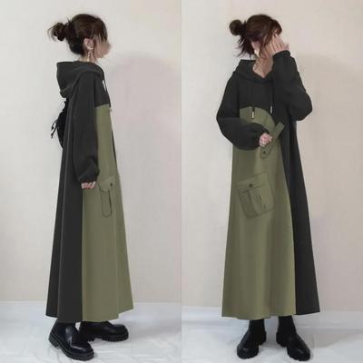 "Japonské kontrastné mikinové šaty s kapucňou - Kolekcia Jeseň/Zima 2024"