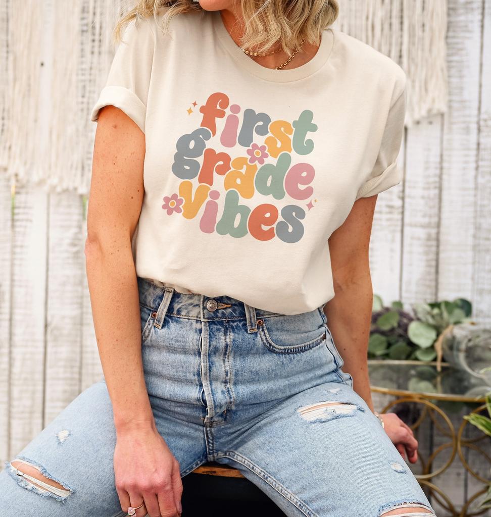 Retro First Grade Teacher Shirt Back To School Shirt Oh Hey 1st Grade Shirt Plus Size Teacher Clothes Teacher Apparel First Day Of School
