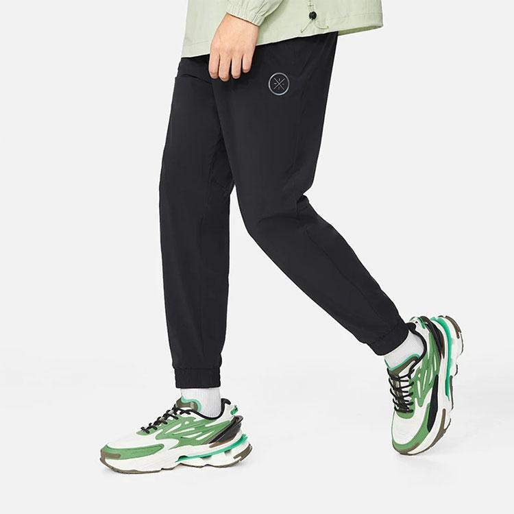 Li-Ning Wade Series Tapered Reflective Three-Dimensional Cut Knitted Sports Pants Men Bottoms Black AYKS385-1