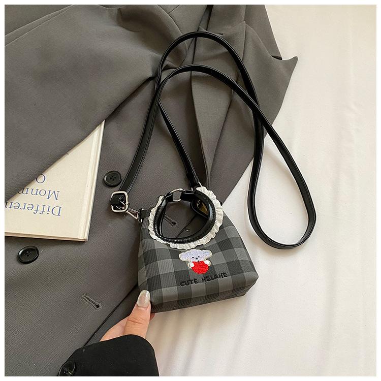 Korean Version Ins Cute Girl Bucket Bag 2025 Summer Puppy Fashion Casual Shoulder Bag Trendy Portable Women's Bag