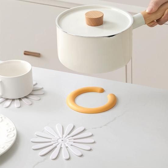 Yousheng 1 Set Flower Coaster Heat-Resistant Floral Theme Trivet Anti-scald Kitchen Countertop Pot Pan Coffee Tea Cup Holder Dining Table Decoration