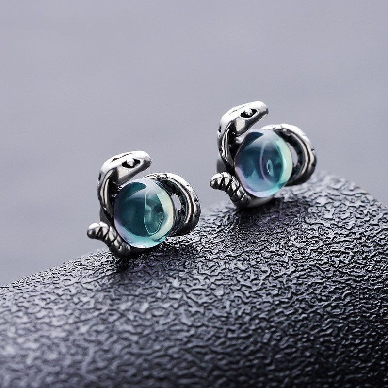 

Medusa Pupil Magnetic Ear Clip without Pierced Men s and Women s Ear Studs Niche Style Fashion Fancy Ins Style Design Earrings Medusa Ear Cuff - Single (No Piercing Required)