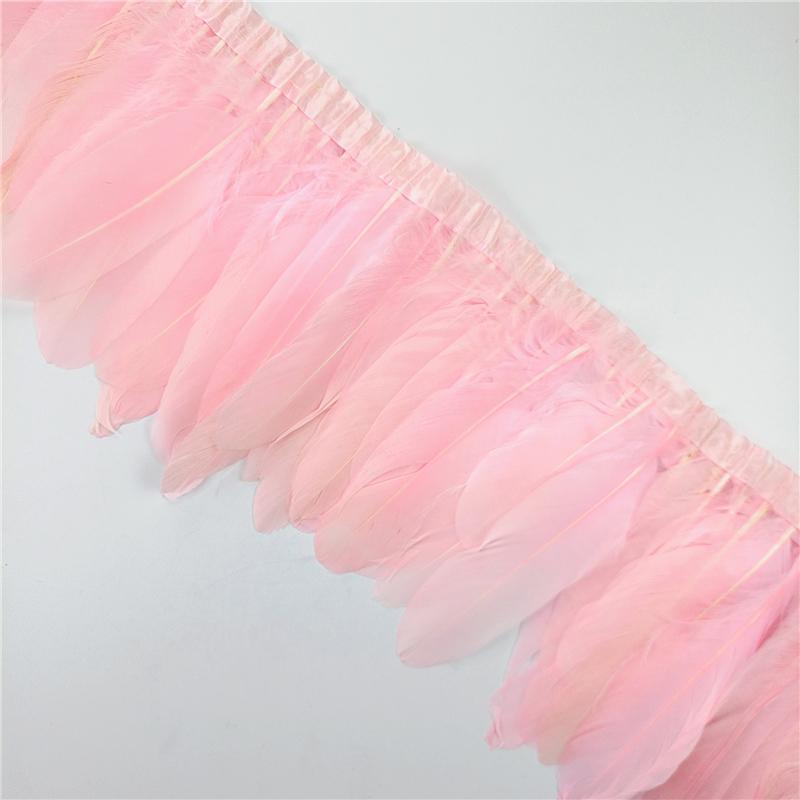 2 Meter Gänsefederbesatz Hochzeitsfeier Dekoration Fransen für Kleidung Makramee Federn DIY Farbige Federn Bänder für Bastelarbeiten