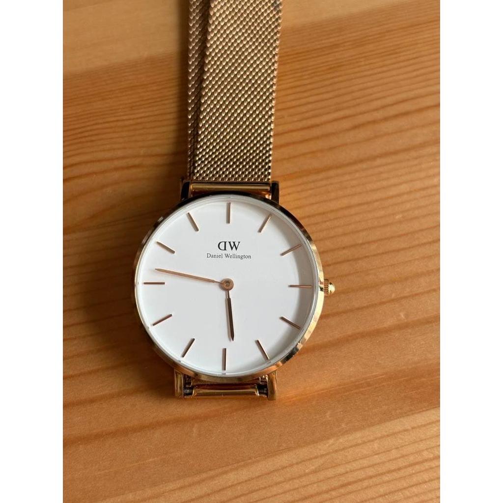 Used Daniel Wellington 32mm Gold Mesh Watch