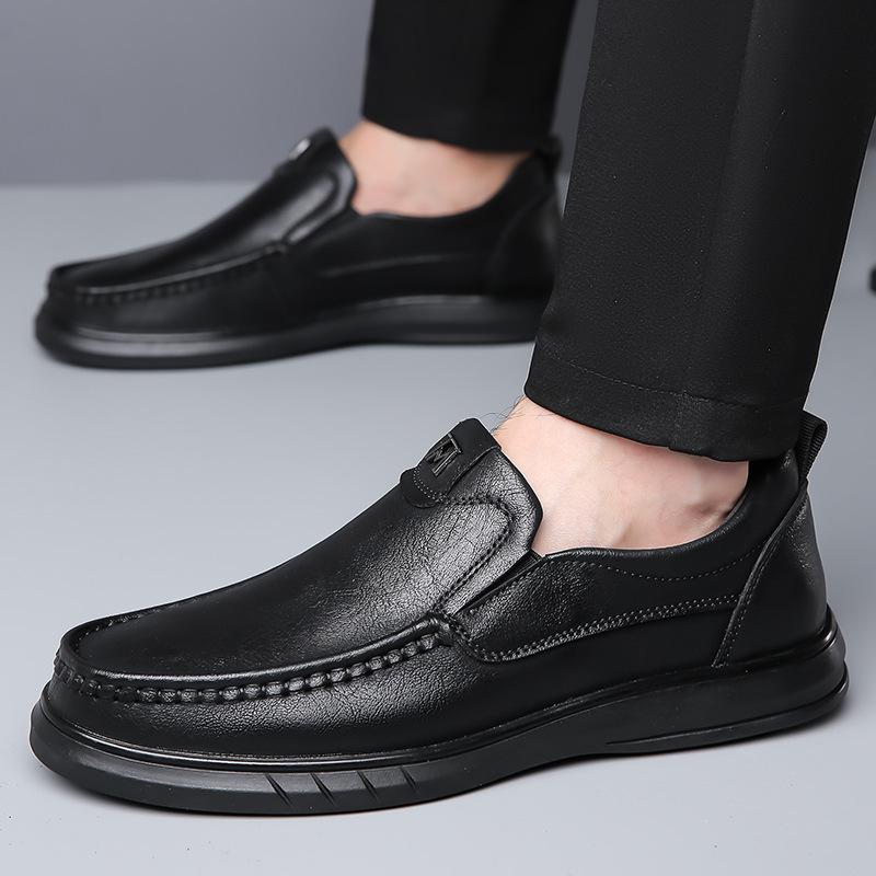 Fashion Spring Autumn New Designer Loafers Men Fashion Causal Solid Color New Designer Soft Cow Leather Men's Dress Shoes