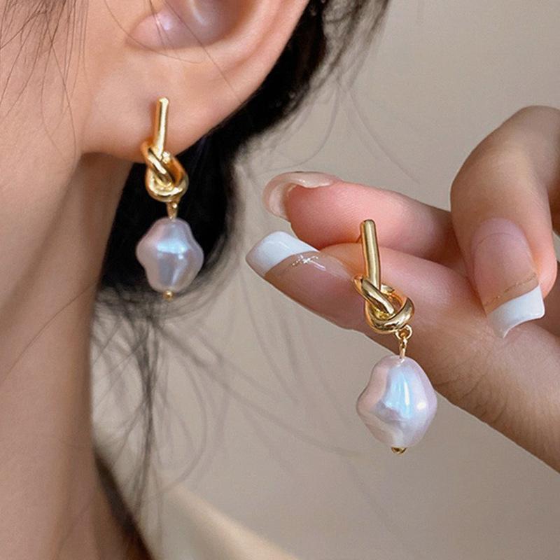 

Vintage Punk Black Bead Stud Earrings for Women Korean Fashion Creative Design Water Drop Geometric Earrings Party Zircon Gifts білий