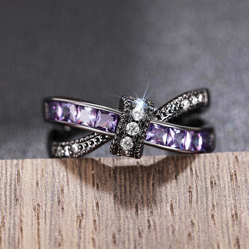 Huitan Mode Schwarzer Fingerring Damen Charmantes Lila/Weiß Zirkonia Schmuck für Verlobungsparty Stilvolle Accessoires
