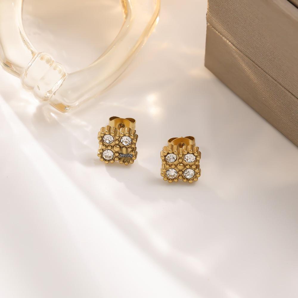 Retro Strass Blumen Edelstahl Schmuckset: Halskette, Ohrstecker, Armband und Ring