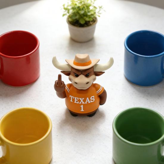 Statue Taureau du Texas Doigt d'Honneur Humour Résine Figurine Vache des Highlands Drôle Décoration Tableau de Bord Voiture pour Camion Bureau Étagère Cadeau Gag pour Hommes