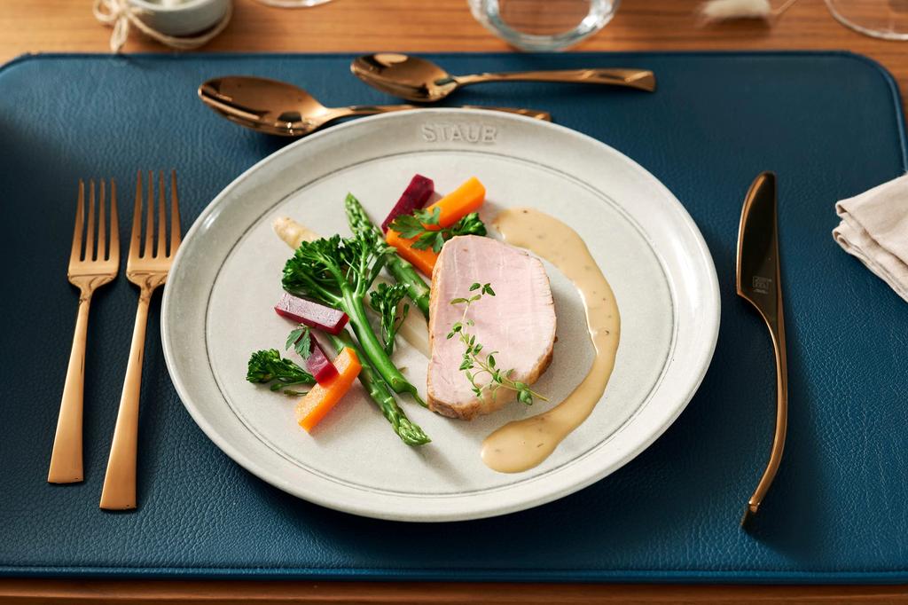 Staub 26cm Large Plate Ceramic Pottery Microwave Safe Japanese Ceramic Plate "Plate Campagne" [Authorized Product] 40508-028