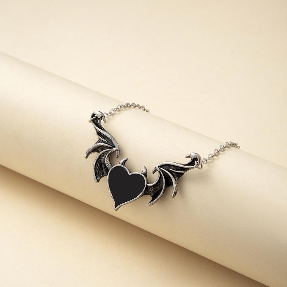 Trendsetting Geometric Heart And Wing Necklace Unique Alloy Jewelry For Women