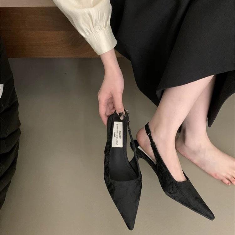 French Evening High-heeled Retro Pointed Sandals Women's Shoes Summer 2025 New Chinese Beautiful Bag Head Sandals